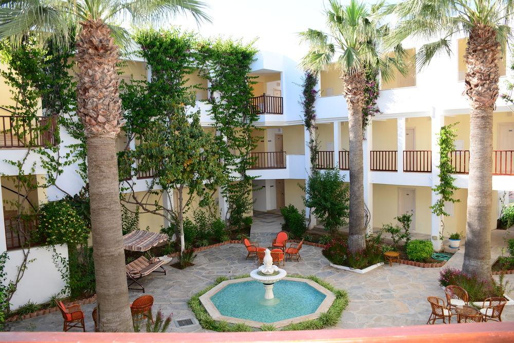 Natur Garden Hotel Битез Екстериор снимка