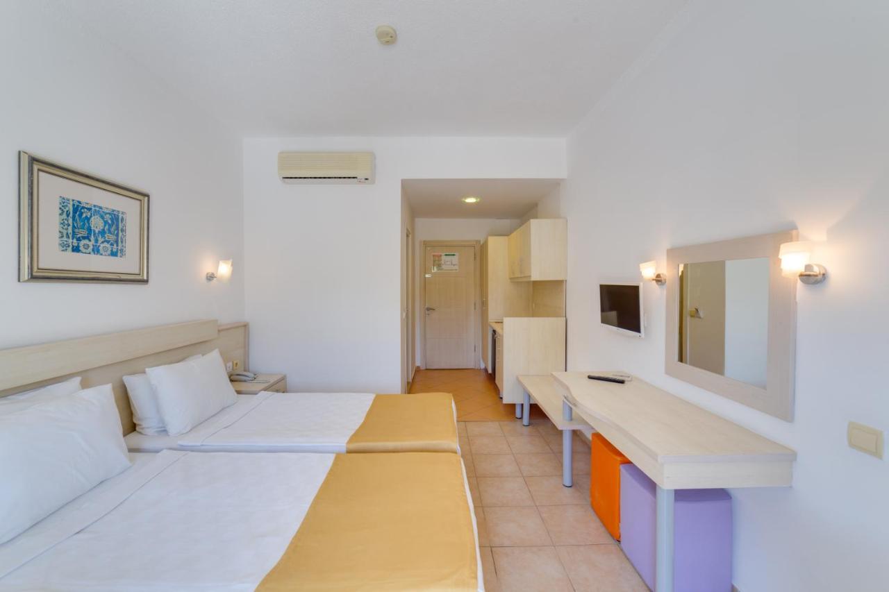 Natur Garden Hotel Битез Екстериор снимка
