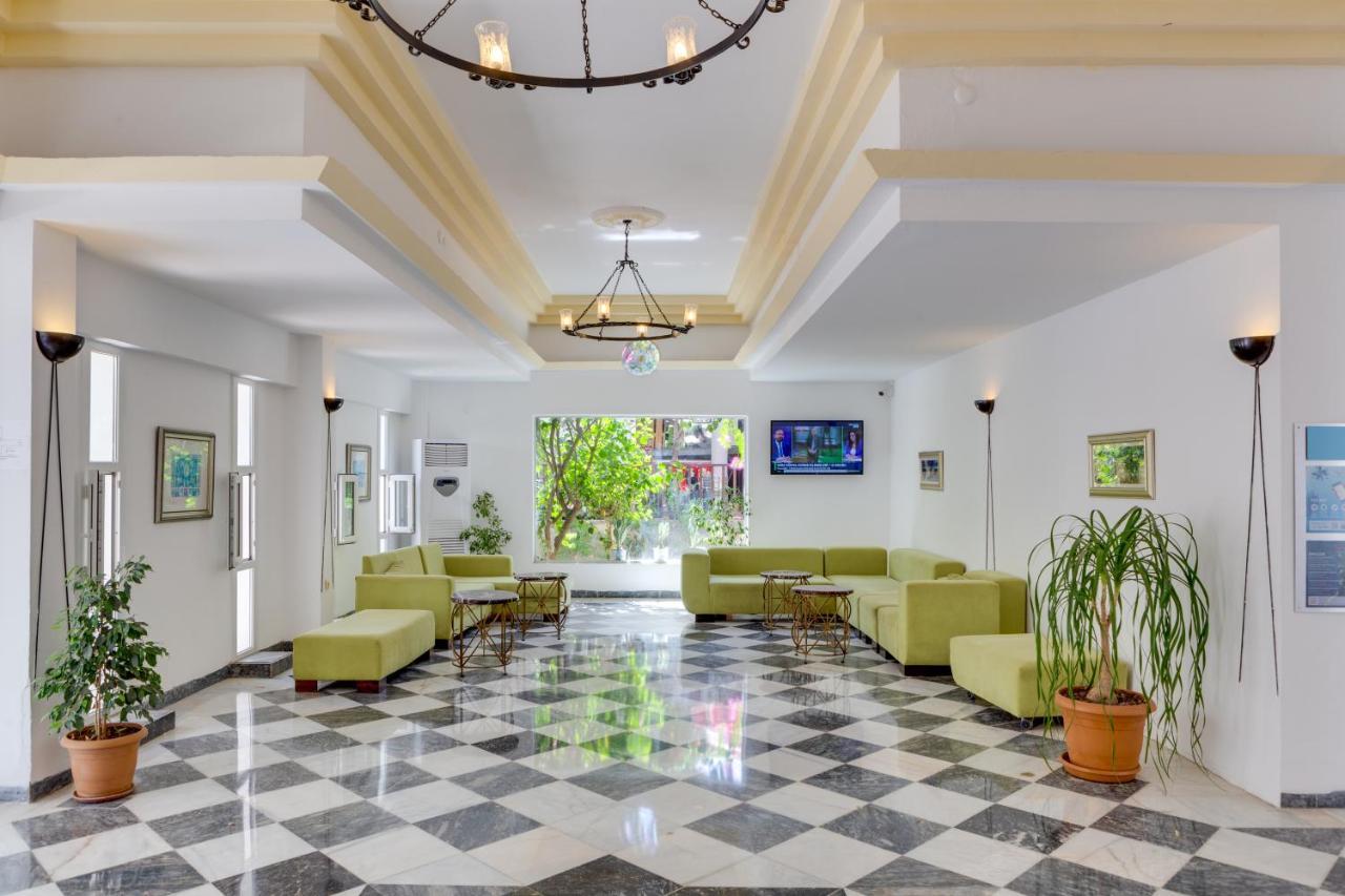 Natur Garden Hotel Битез Екстериор снимка