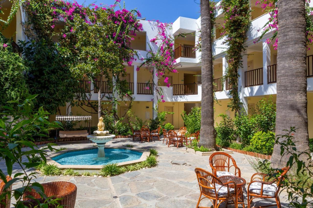 Natur Garden Hotel Битез Екстериор снимка