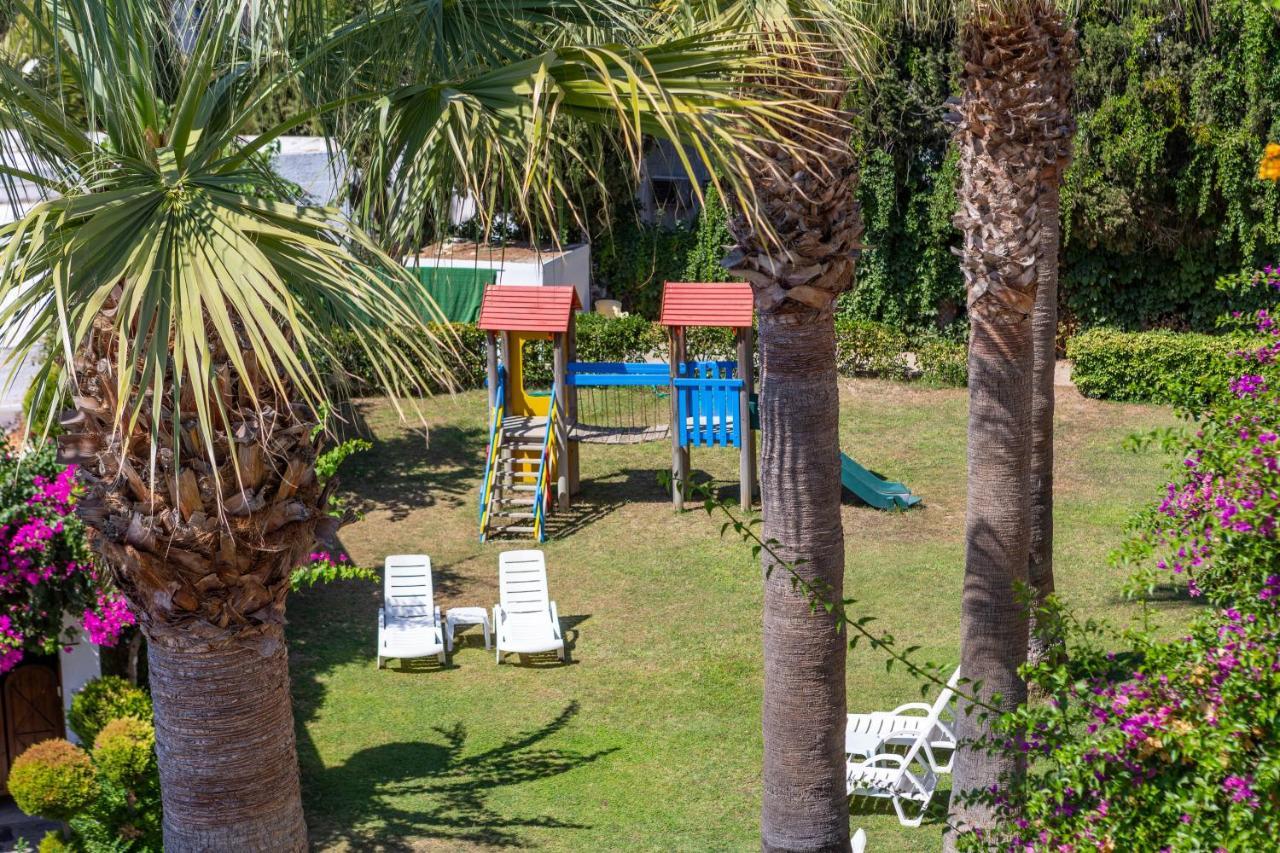Natur Garden Hotel Битез Екстериор снимка