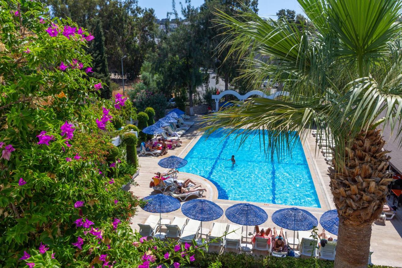 Natur Garden Hotel Битез Екстериор снимка