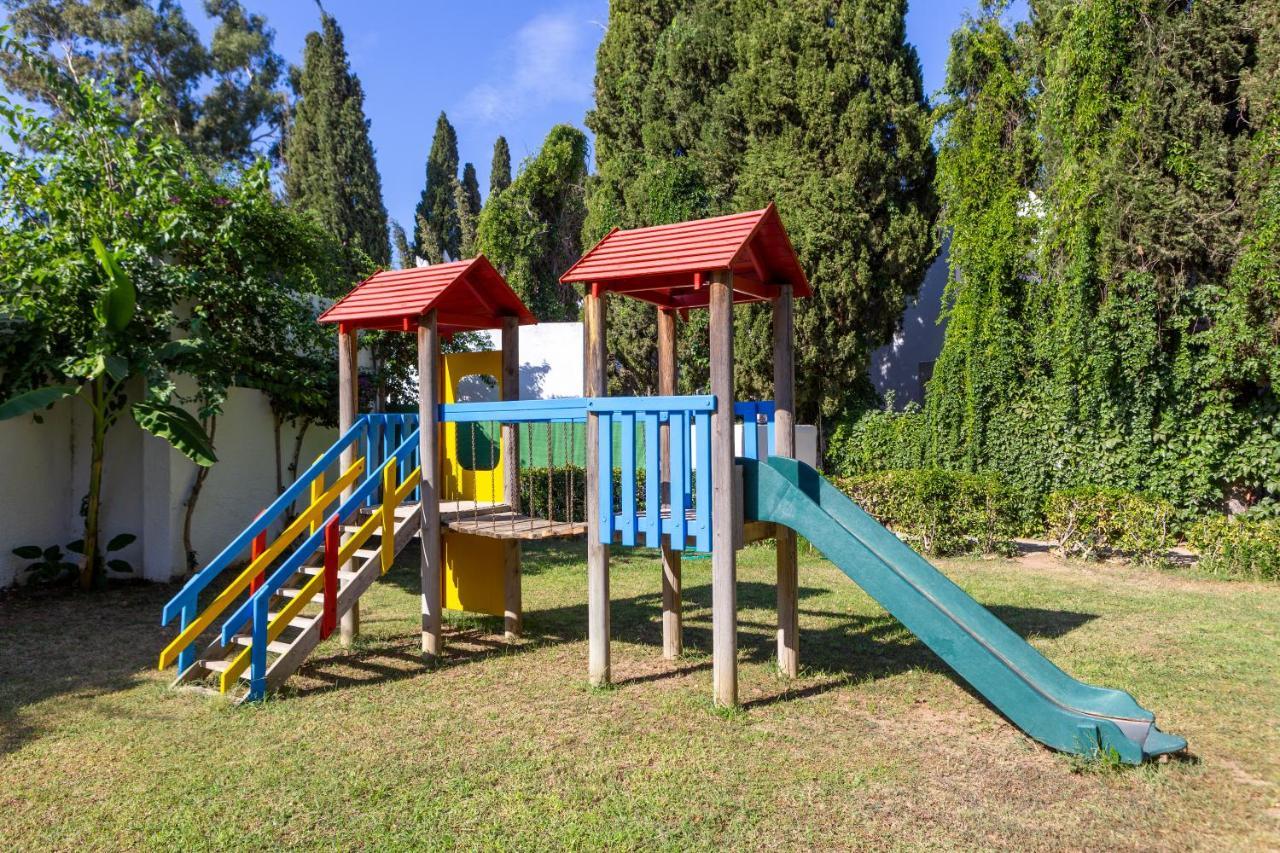 Natur Garden Hotel Битез Екстериор снимка