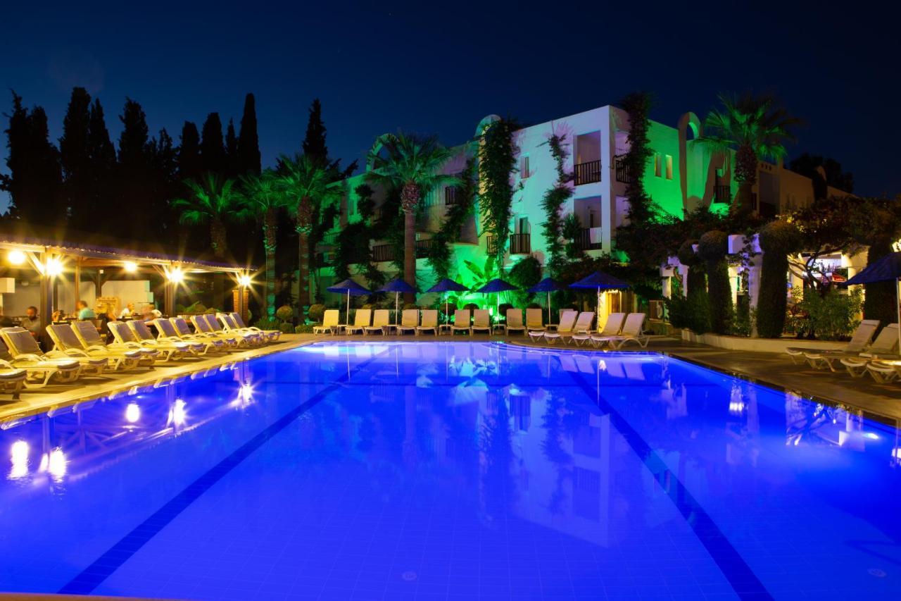 Natur Garden Hotel Битез Екстериор снимка