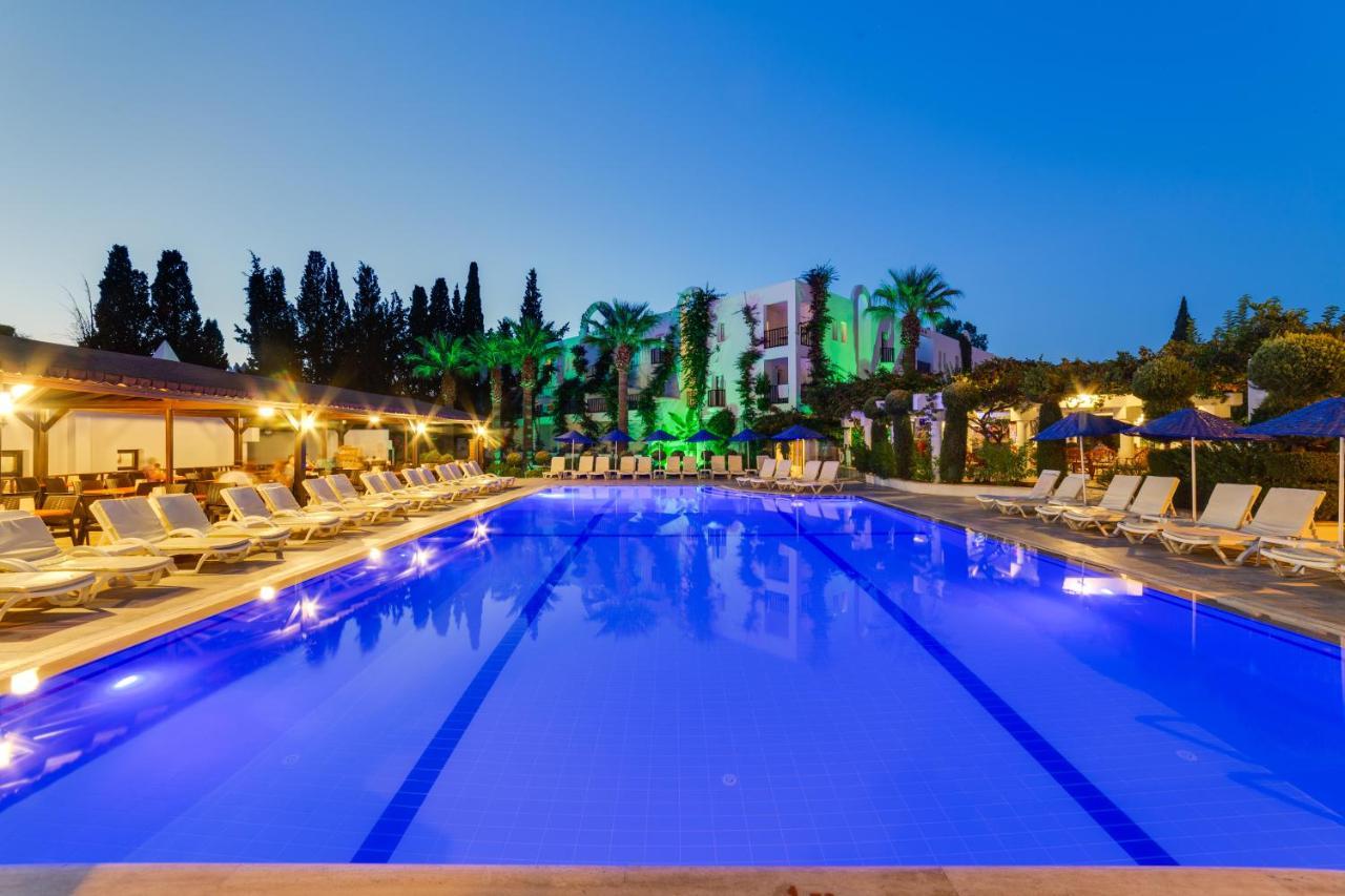 Natur Garden Hotel Битез Екстериор снимка