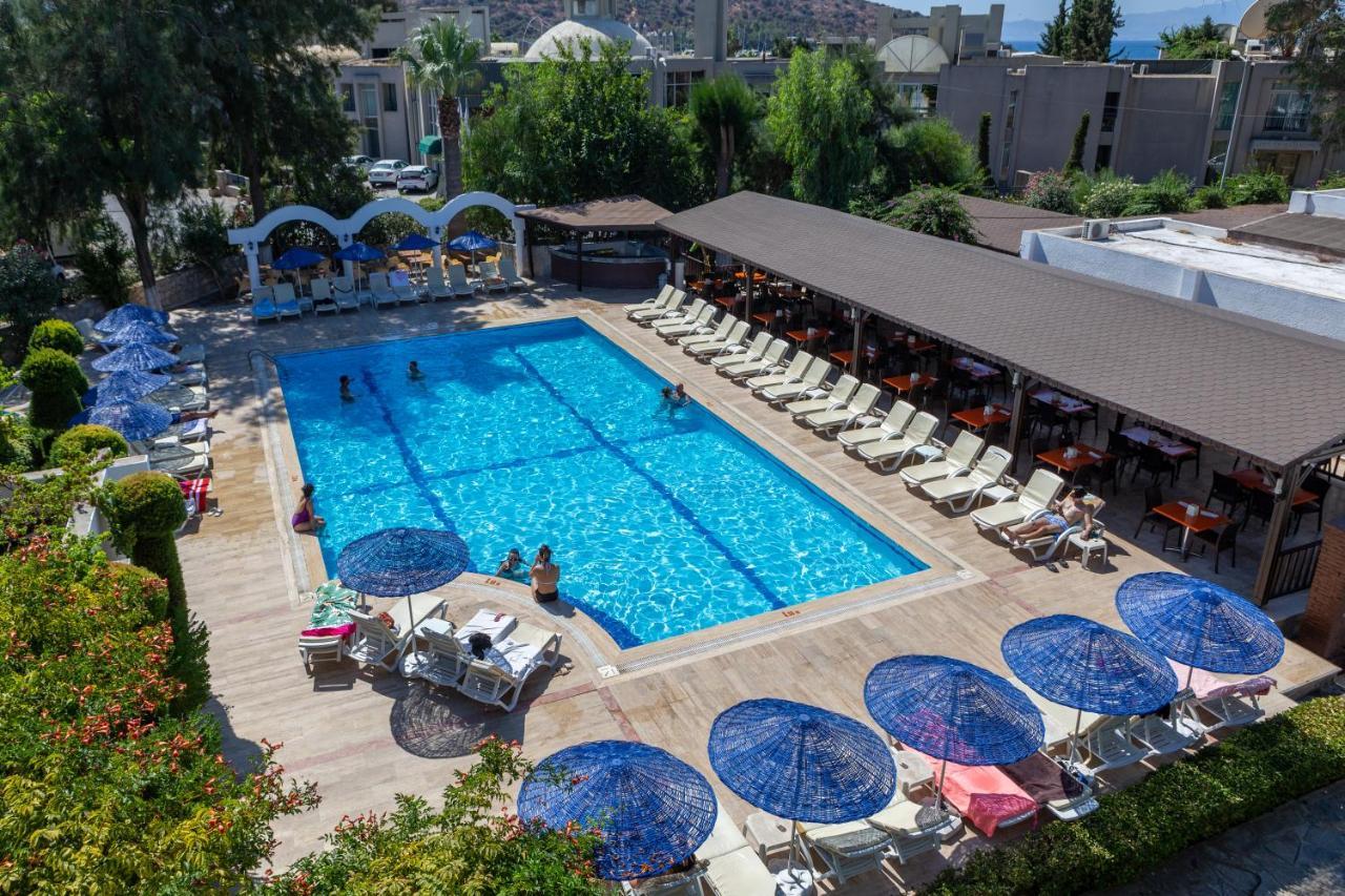 Natur Garden Hotel Битез Екстериор снимка