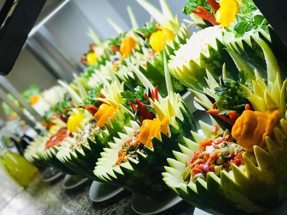 Natur Garden Hotel Битез Екстериор снимка