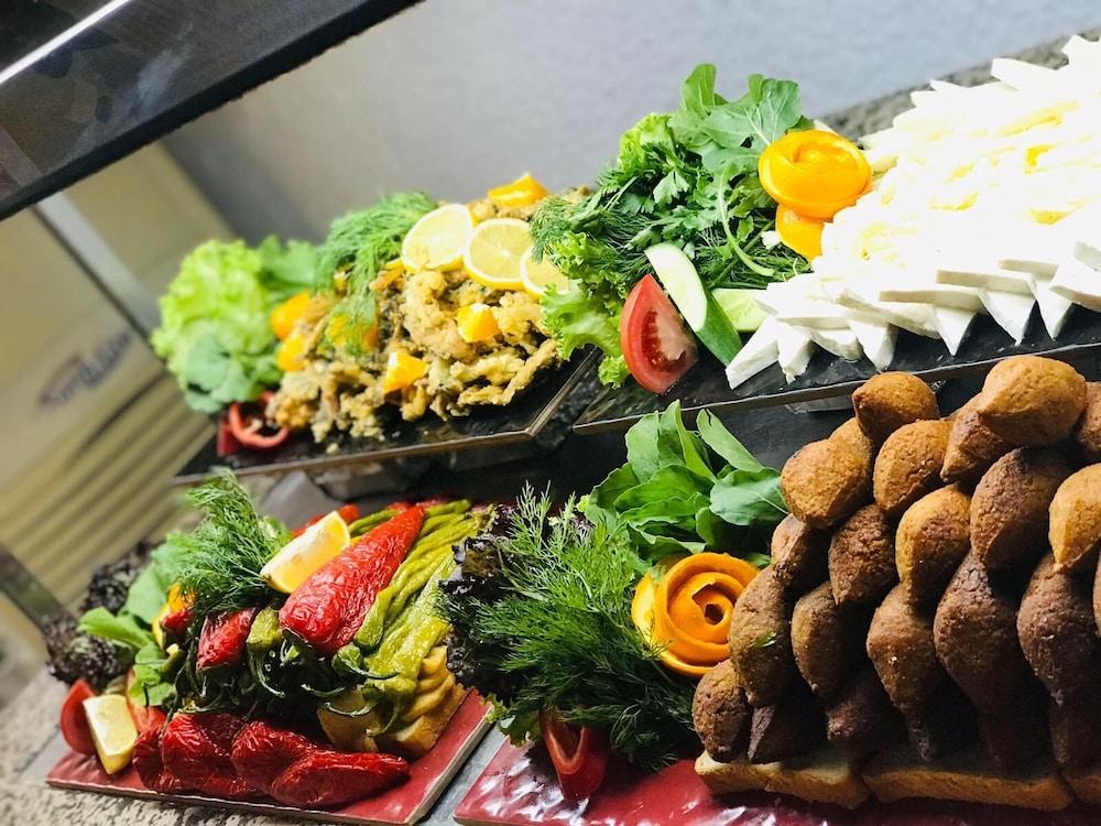 Natur Garden Hotel Битез Екстериор снимка