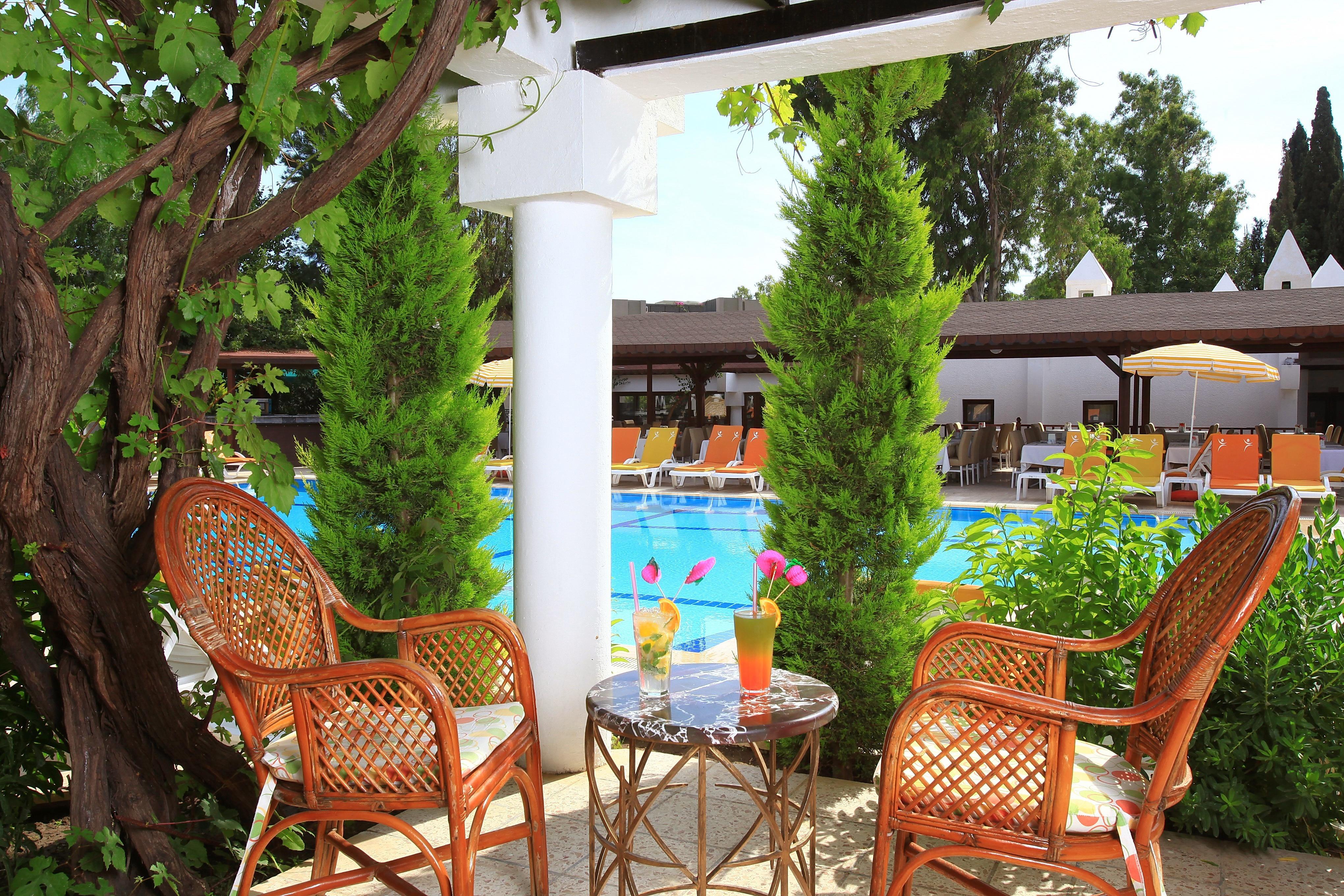Natur Garden Hotel Битез Екстериор снимка