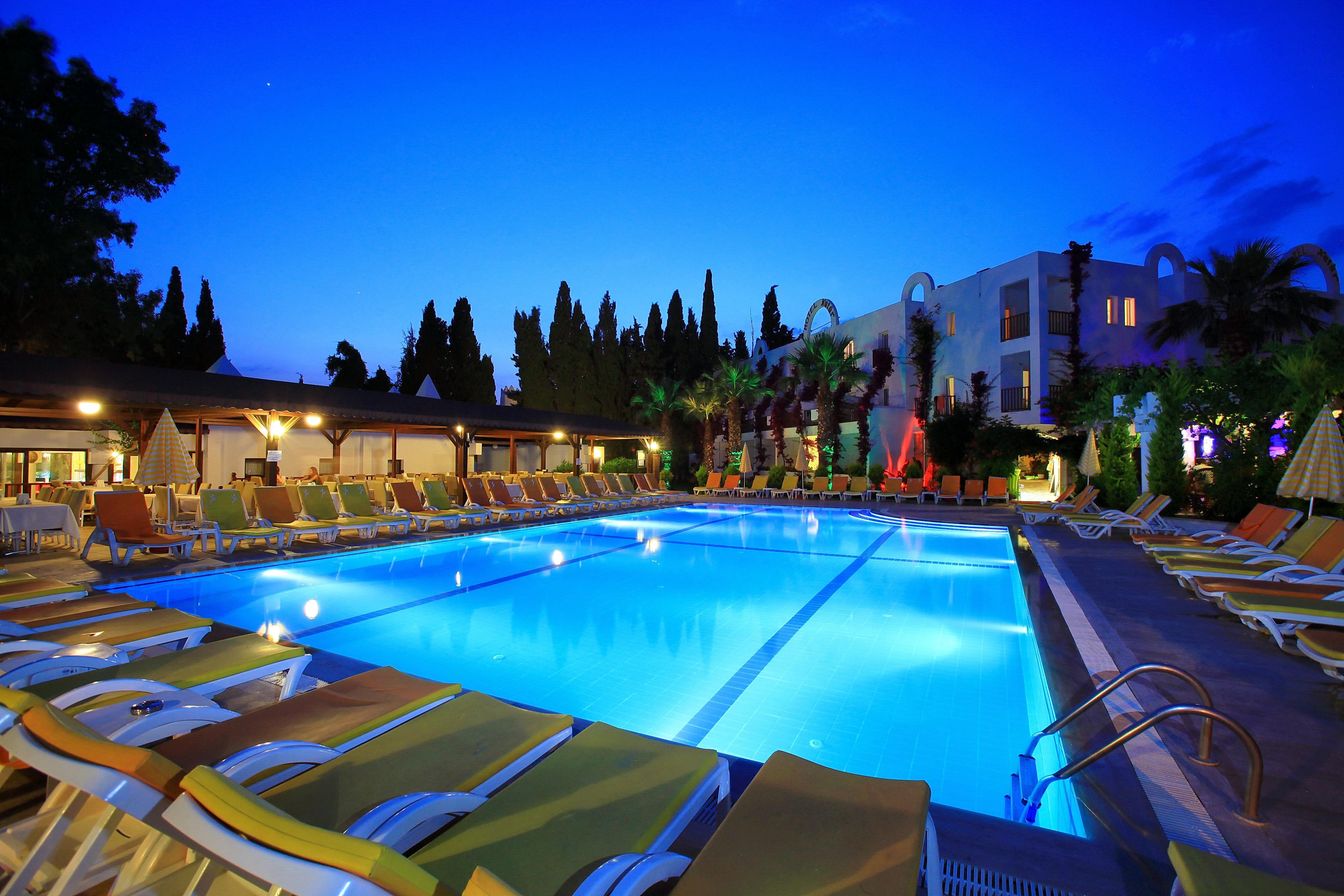 Natur Garden Hotel Битез Екстериор снимка