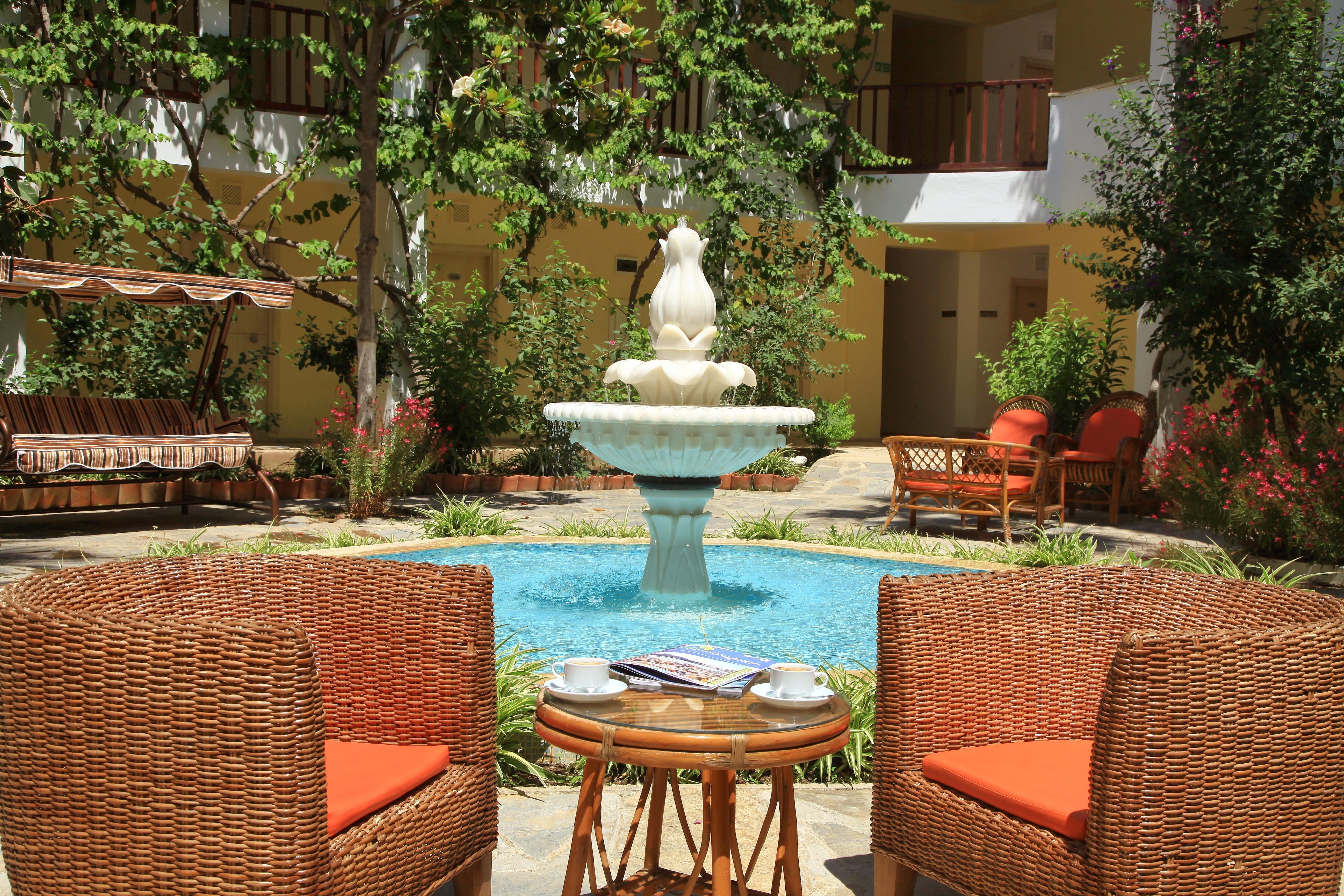 Natur Garden Hotel Битез Екстериор снимка
