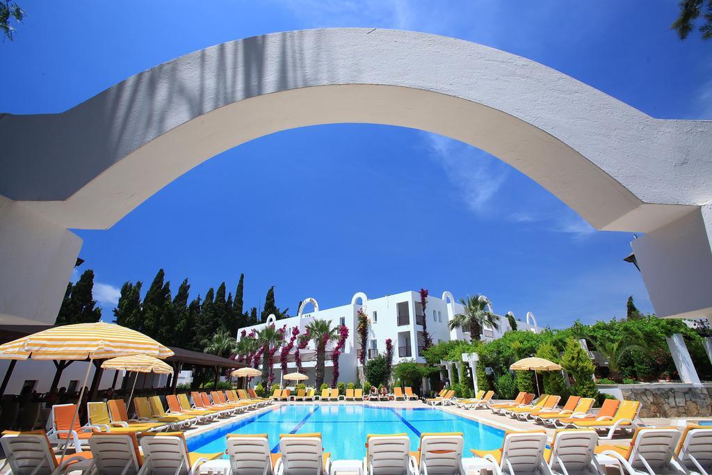 Natur Garden Hotel Битез Екстериор снимка