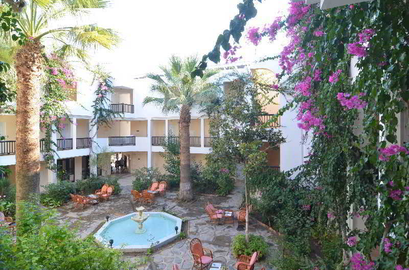 Natur Garden Hotel Битез Екстериор снимка